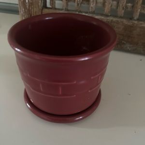 Longaberger dark red crock with lid
One pint